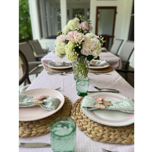 Pepper Home Loomi Pink Tablecloth 60x90 - Picture 3 of 3